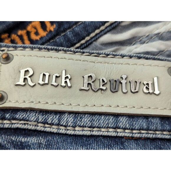 Rock Revival Women's Blue Light Wash Distressed Heather Capri Jeans Size 26 - Picture 3 of 10